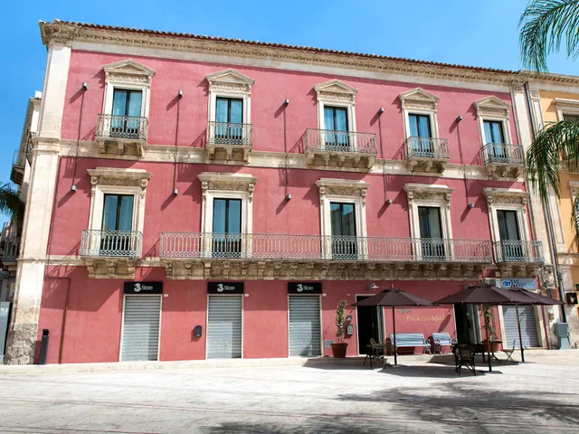 Palazzo Melfi Suite Hotel