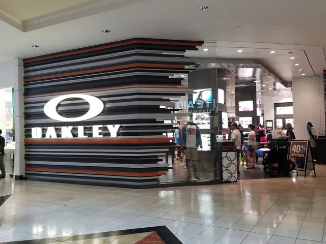 OAKLEY