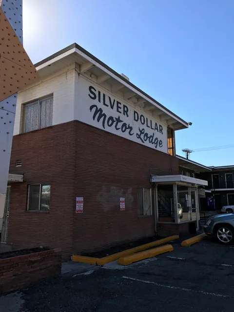Silver Dollar Motor Lodge