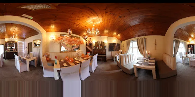 Primo Amore Italian Restaurant Mold