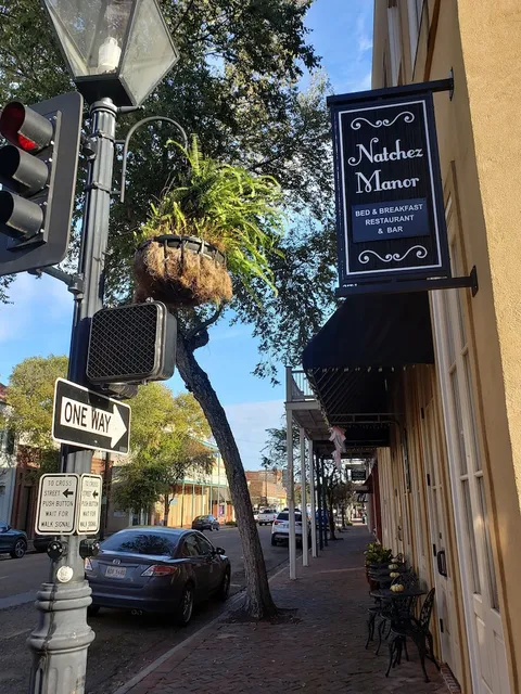 Natchez Manor Bed & Breakfast