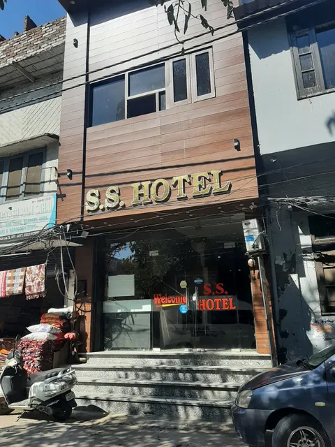OYO 82489 Hotel SS