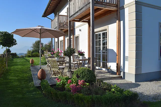 Landhaus Gut Hiasenhof, B & B