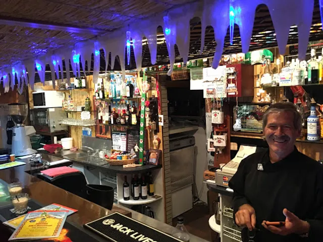 JB's Restaurant and Public Bar