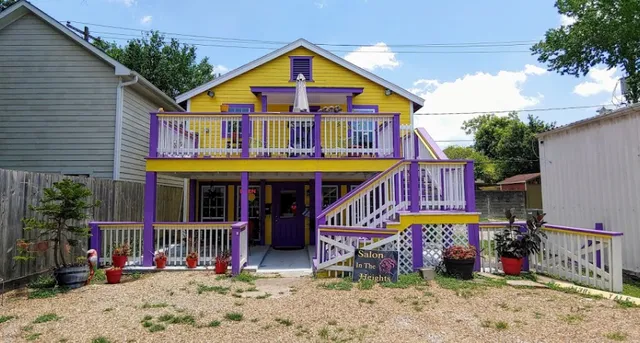 Salon In The Heights