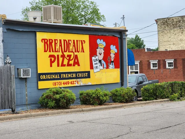 Breadeaux Pizza