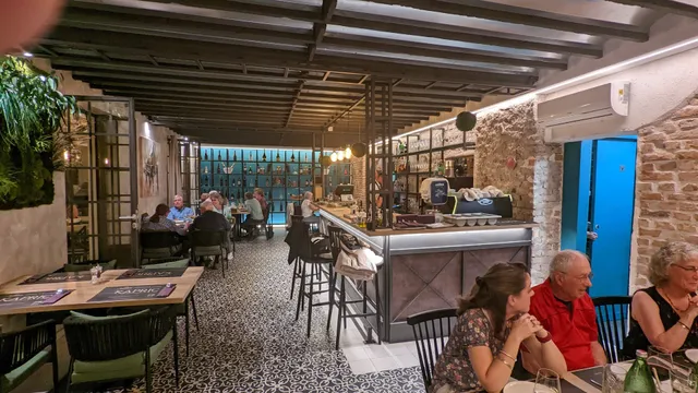 Kapric restaurant & bar