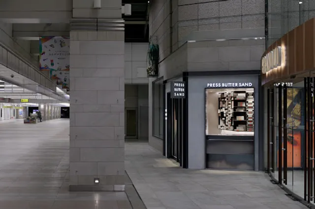 PRESS BUTTER SAND Granduo Tachikawa