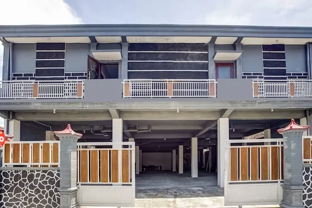 OYO Living 3220 Kost Putri Exclusive 272