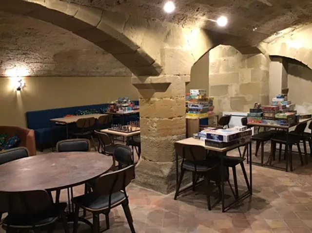 Le Fou de la Dame - bar à jeux