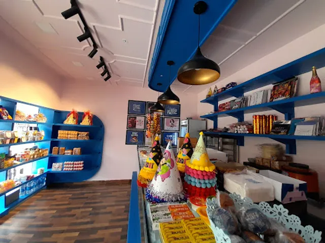 BAKES N BUNS- Mahila College Road