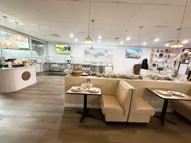 Hannah’s Bar N’ Grill ( Indian Cuisine )