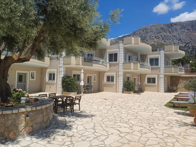 Kanellos luxury apartments