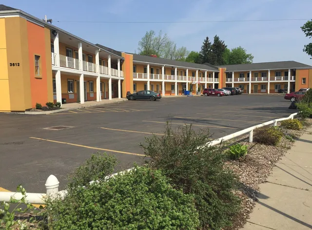 University Manor Inn