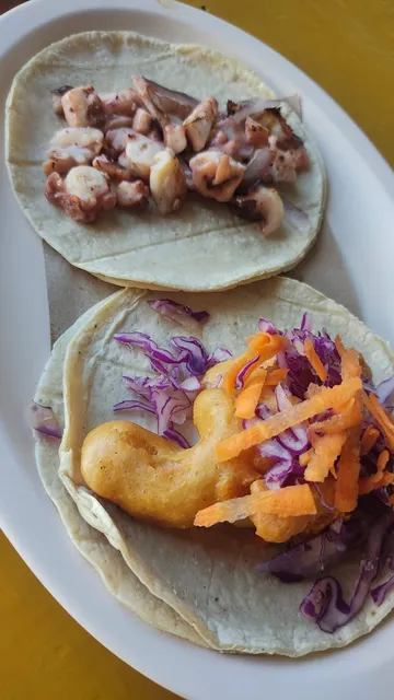 Tacos de Mariscos "El Gober"