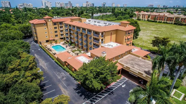 Inn of Naples, Tapestry Collection by Hilton