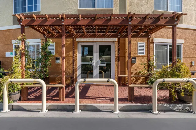 Comfort Inn & Suites Sacramento - University Area