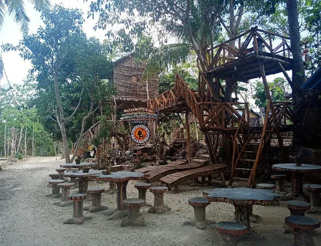 Nyuh Bengkok Tree House
