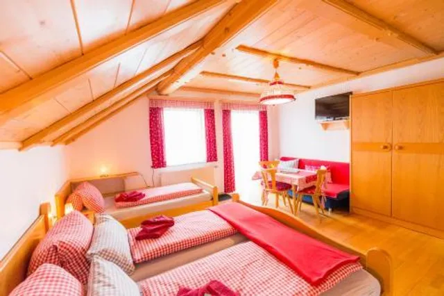 Organic Farm Kurzeck - Family Rettensteiner