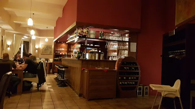 Cafe Restaurant Lims - Lujan Ali