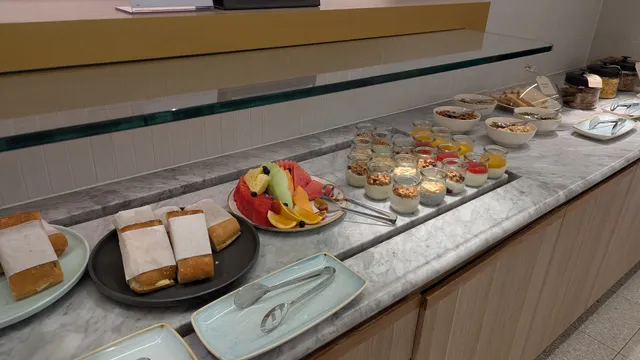 Qantas Domestic Business Lounge Perth