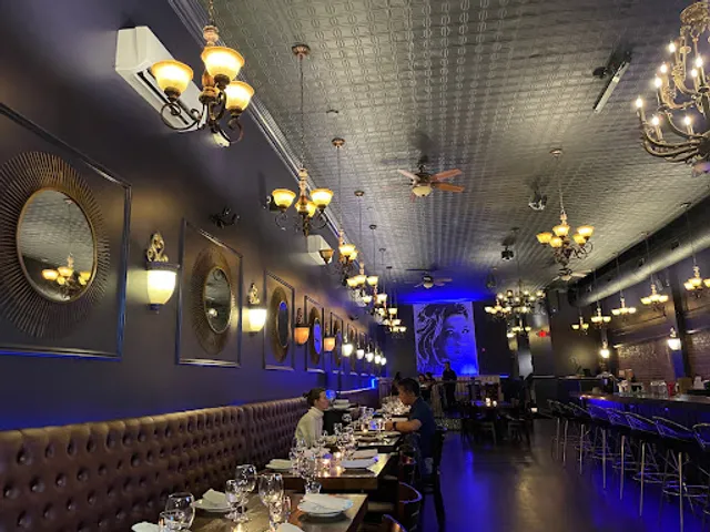 AURA Restaurant & Bar