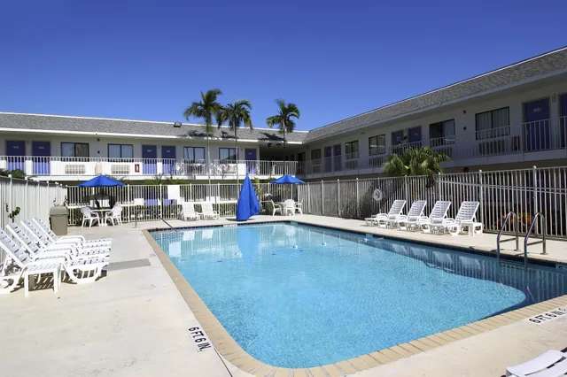 Motel 6 Lantana/West Palm Beach, FL