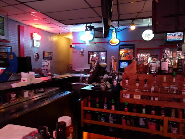 LA Villa Sports Bar & Grille