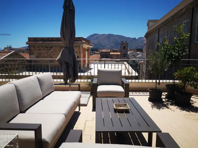 Sopra Moltivolti Guest House