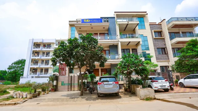 FabExpress Hexa Sector 52 Hotel in Sector 52