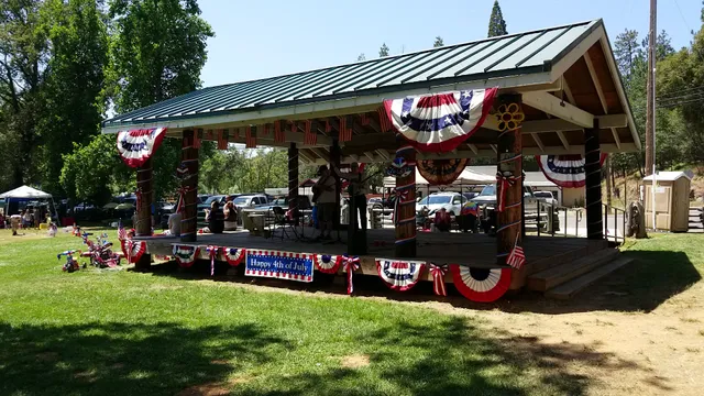 People's Mountain Market