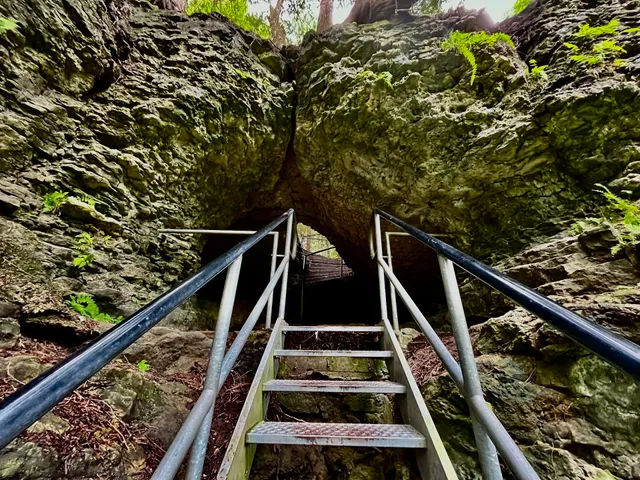 Elora Gorge Hole in the Rock