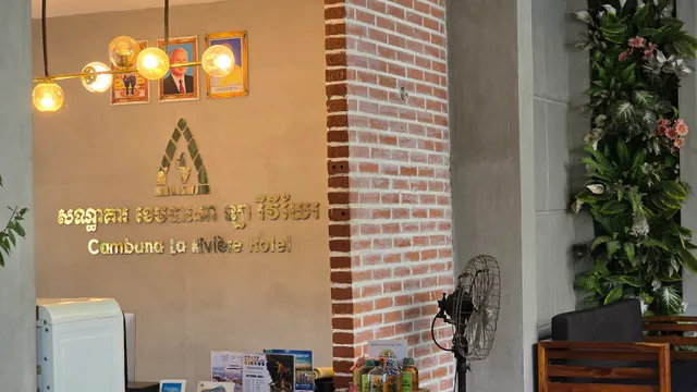 Cambana La Rivière Hotel