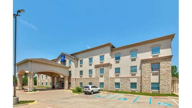 Baymont Inn & Suites by Wyndham Glen Rose