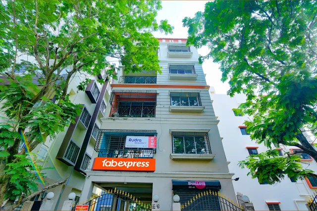 FabHotel Yatika Residency - Hotel in Newtown, Kolkata