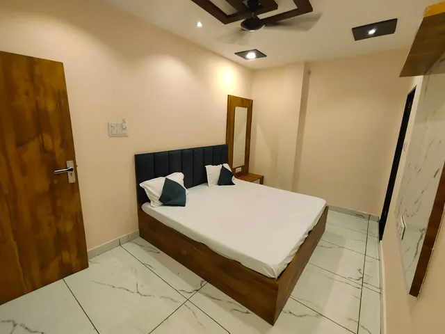 Hotel Om Namah Shivay (Near Mahakal Lok)