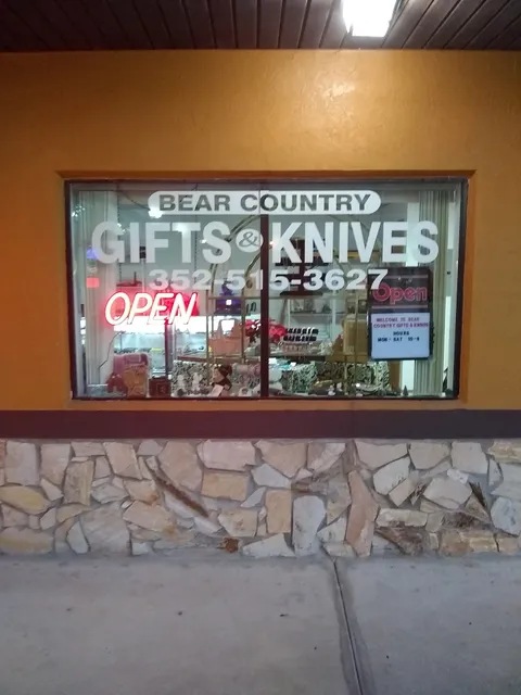 Bear Country Gifts and Knives