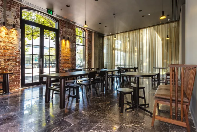 Dee Casa - Restaurant & Bar