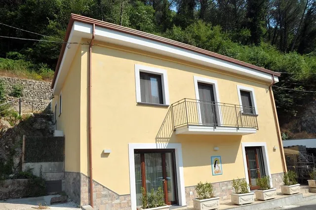 Holiday House Santa Rita di Giovanni Sicignano