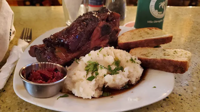 La Oficina Bar & Restaurant