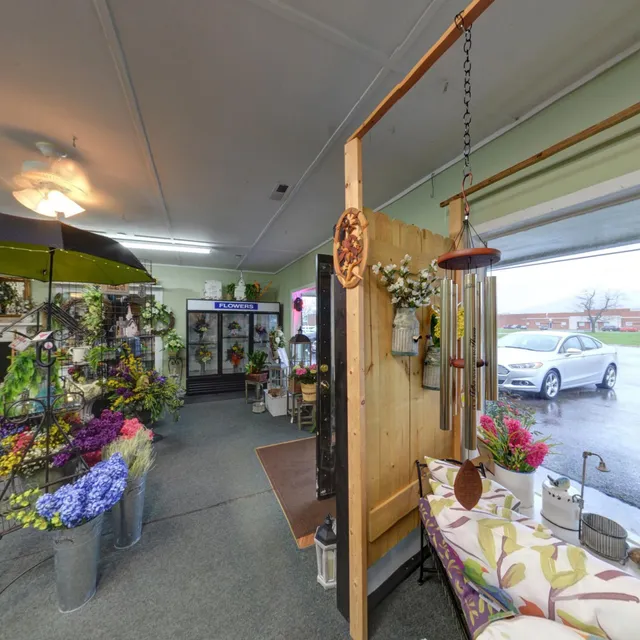 Woods Cove Flowers & Gifts