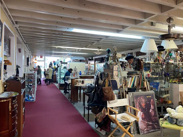 The Katz Meow quality antiques & Vintage collectibles