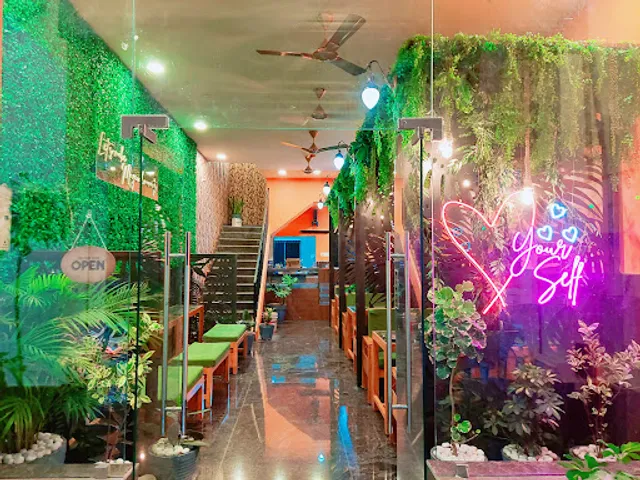 HUNGRY BIRD cafe restaurant