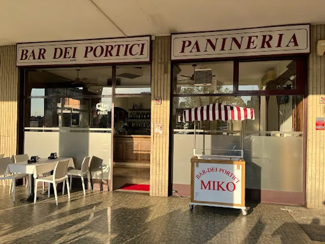 Bar dei portici snc di Mishchenko Yuliya e Natsuko Mizutani