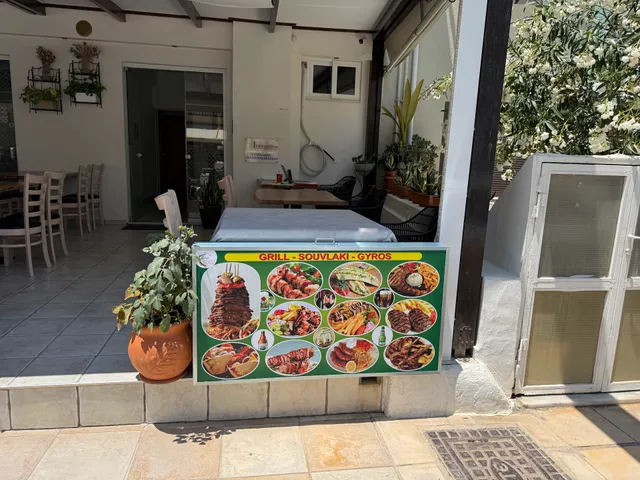 Oniro Cafe Restaurant