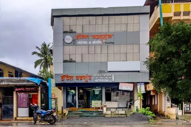 SPOT ON 47276 Hotel Vakratund