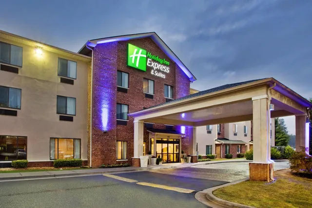 Holiday Inn Express & Suites Buford NE - Lake Lanier by IHG