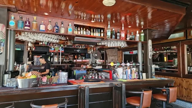 Kleo's Cocktail Bar & Night Club