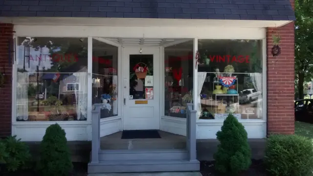 Rusted Rooster Rare Finds