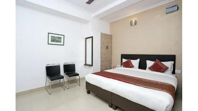 OYO 8448 Hotel Shyamal
